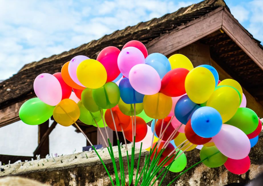 Alternativas sostenibles con globos biodegradables para decoración de eventos